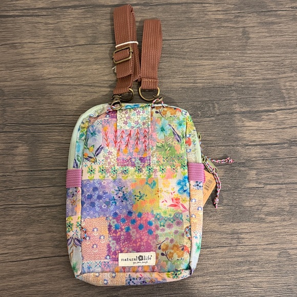 Natural Life 8-in-1 Pocket Crossbody - Taupe Watercolor Patchwork - Picture 4 of 6